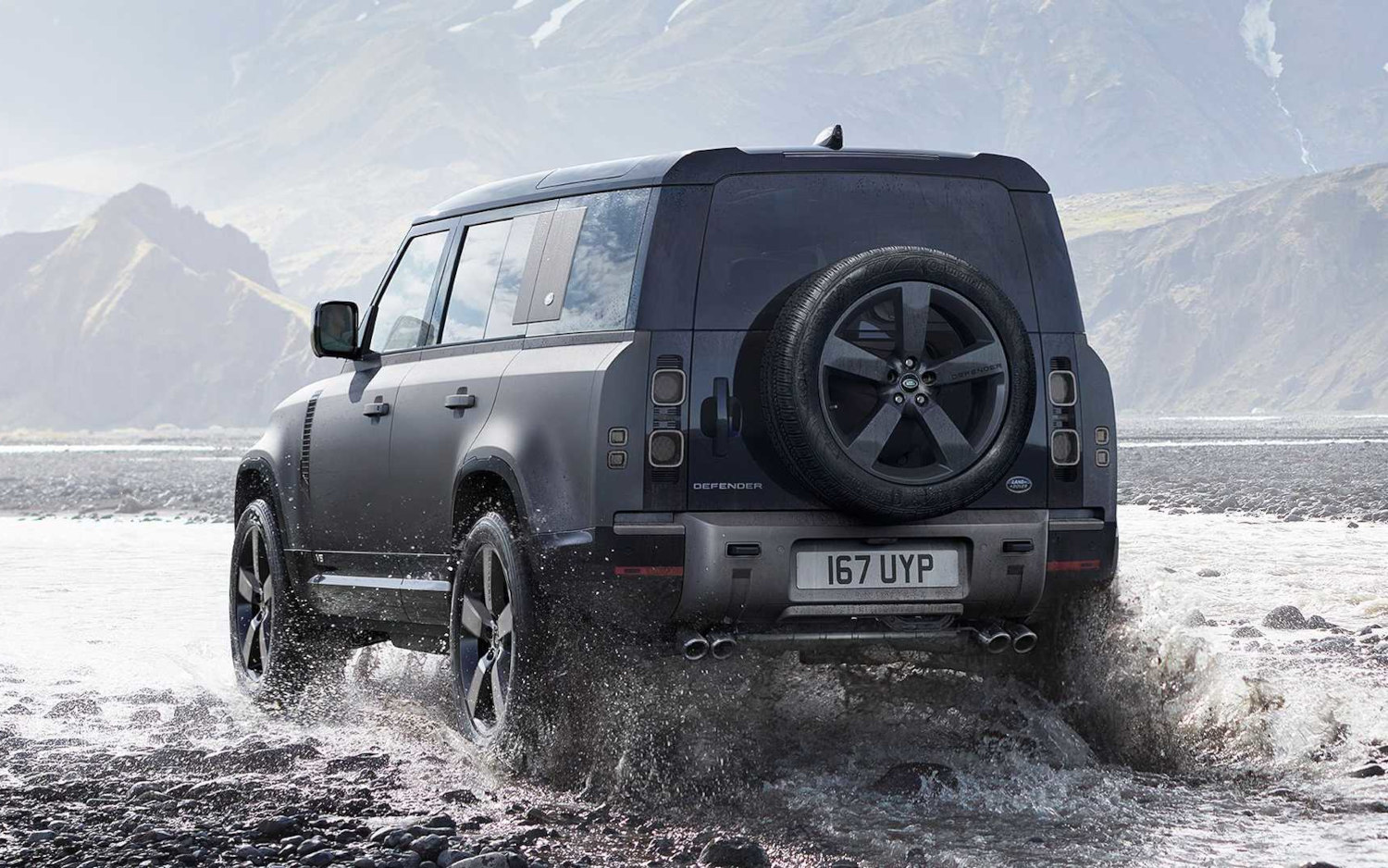 Comparison - Land Rover Defender 110 P525 V8 2022 - vs - BMW X5 ...